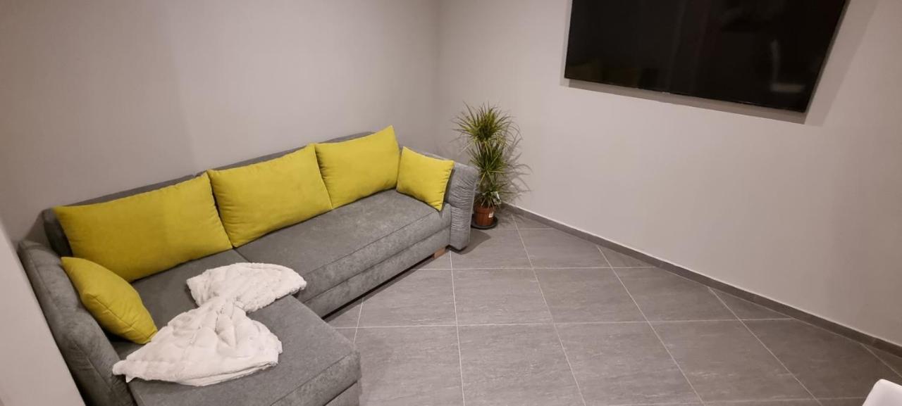 Hos-Cegledi Vendeghaz Miskolc -Oenallo Otthon, Mely Csak Az Oenoeke المظهر الخارجي الصورة